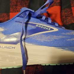 Women's Brooks Sneakers 