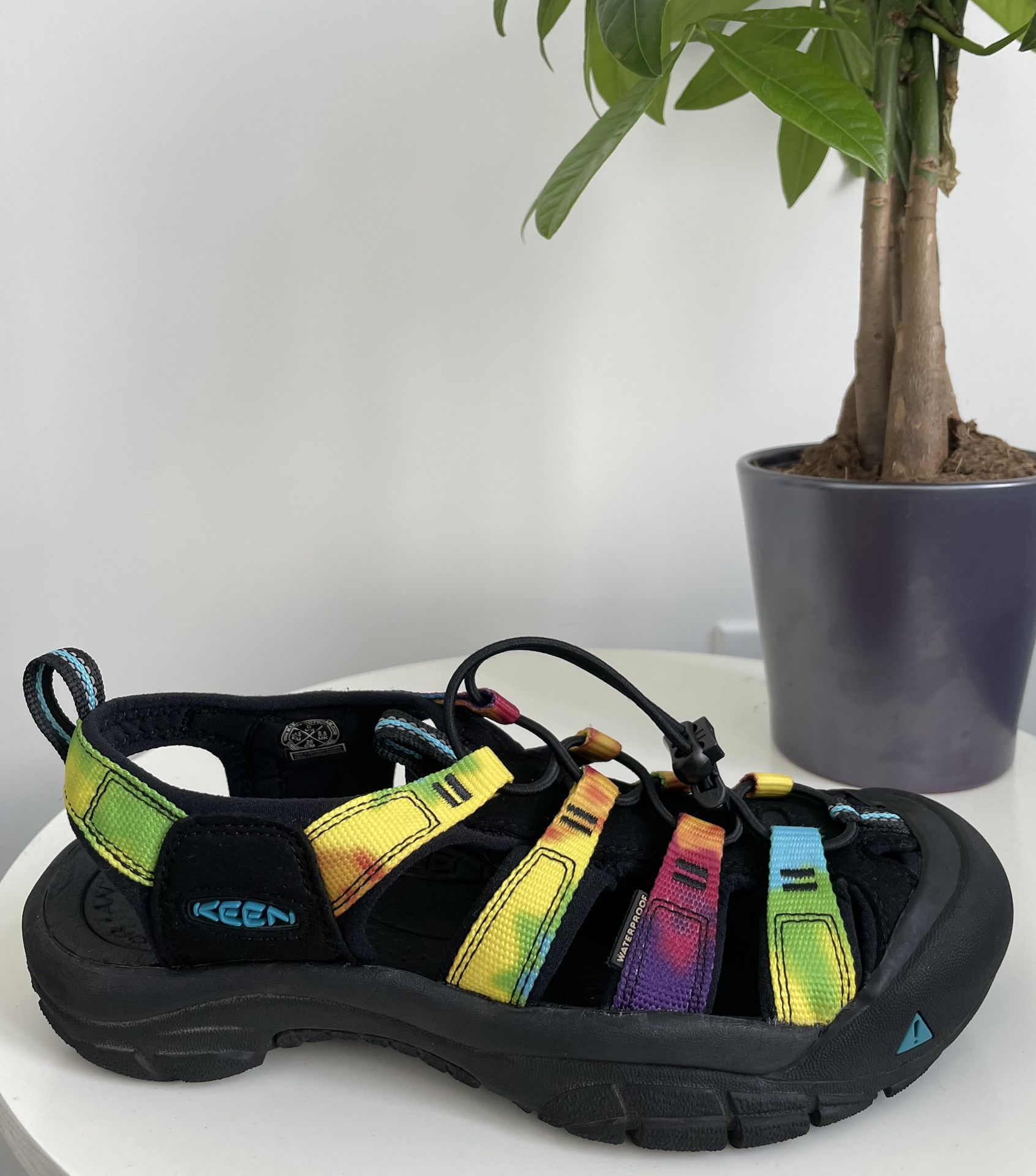 KEEN Newport Sandals Rainbow Tie Dye Waterproof Hiking | Women 8