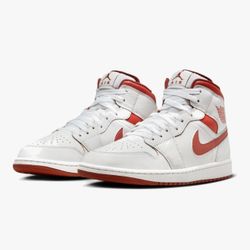 Nike Air Jordan 1 Mid Sneaker • Youth Size 5