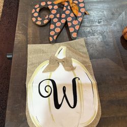 Yard Flag & wooden Hangin W 