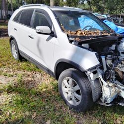 2013 Kia Sorento Parts Car 