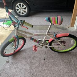 Girls Bike 20”