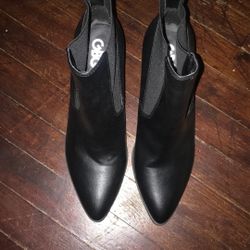 GBG Black Heel Pointy Toes Boots 8 New