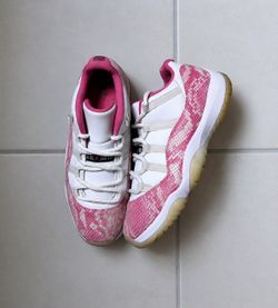Jordan 11 low snakeskin size 9.5