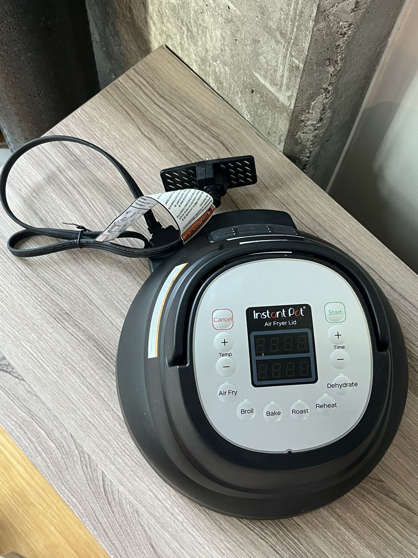 New! - 6-in-1 Air Fryer Lid for Instant Pot 6Qt.