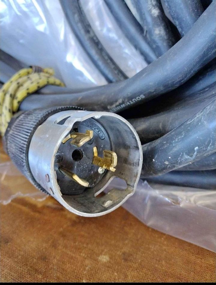 Southwire 100ft Seow 50amp 120volt/220 Twist Locking Power Cord