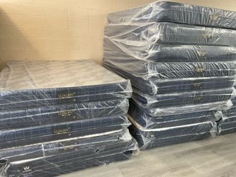 QUEEN MATTRESSES
