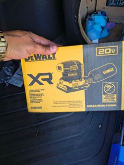 DeWalt 1/4 cordless sander