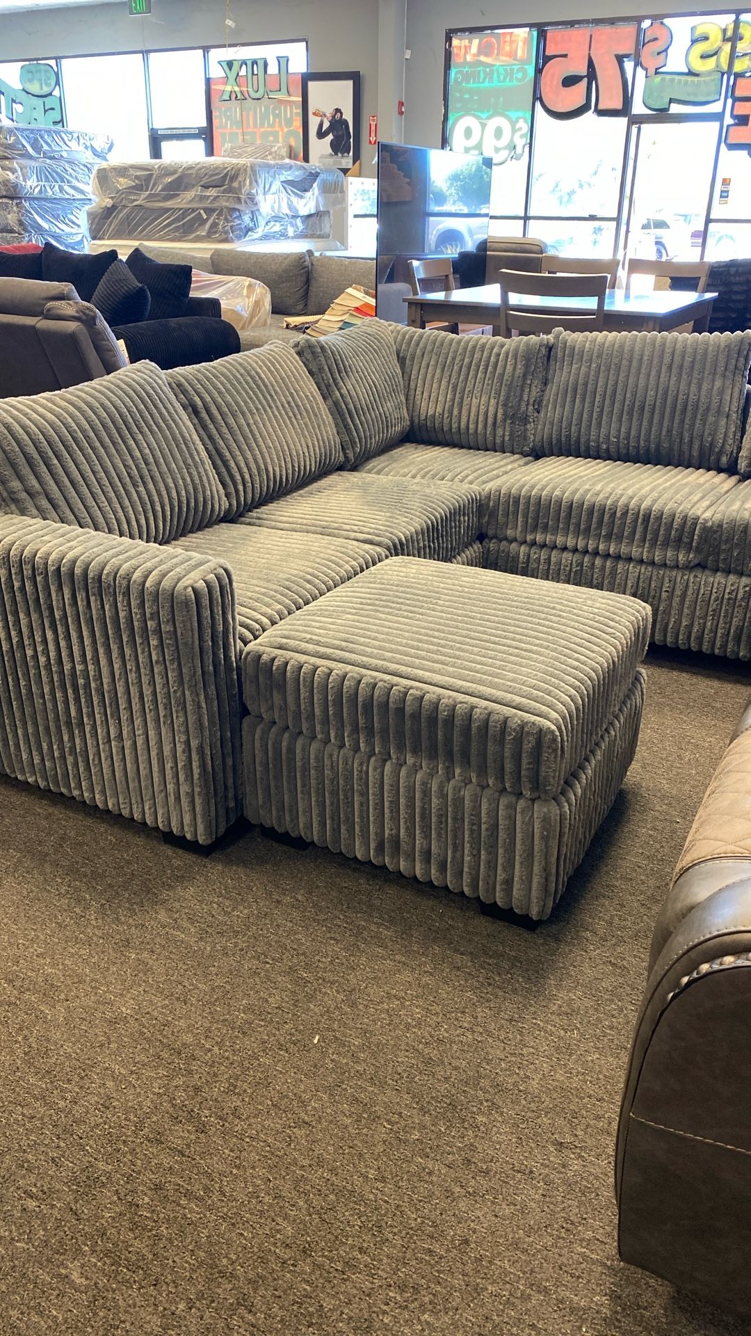 New Grey Sectional With Free Ottoman Was $1099 On Wayfair. Now $599 Local Deal 
