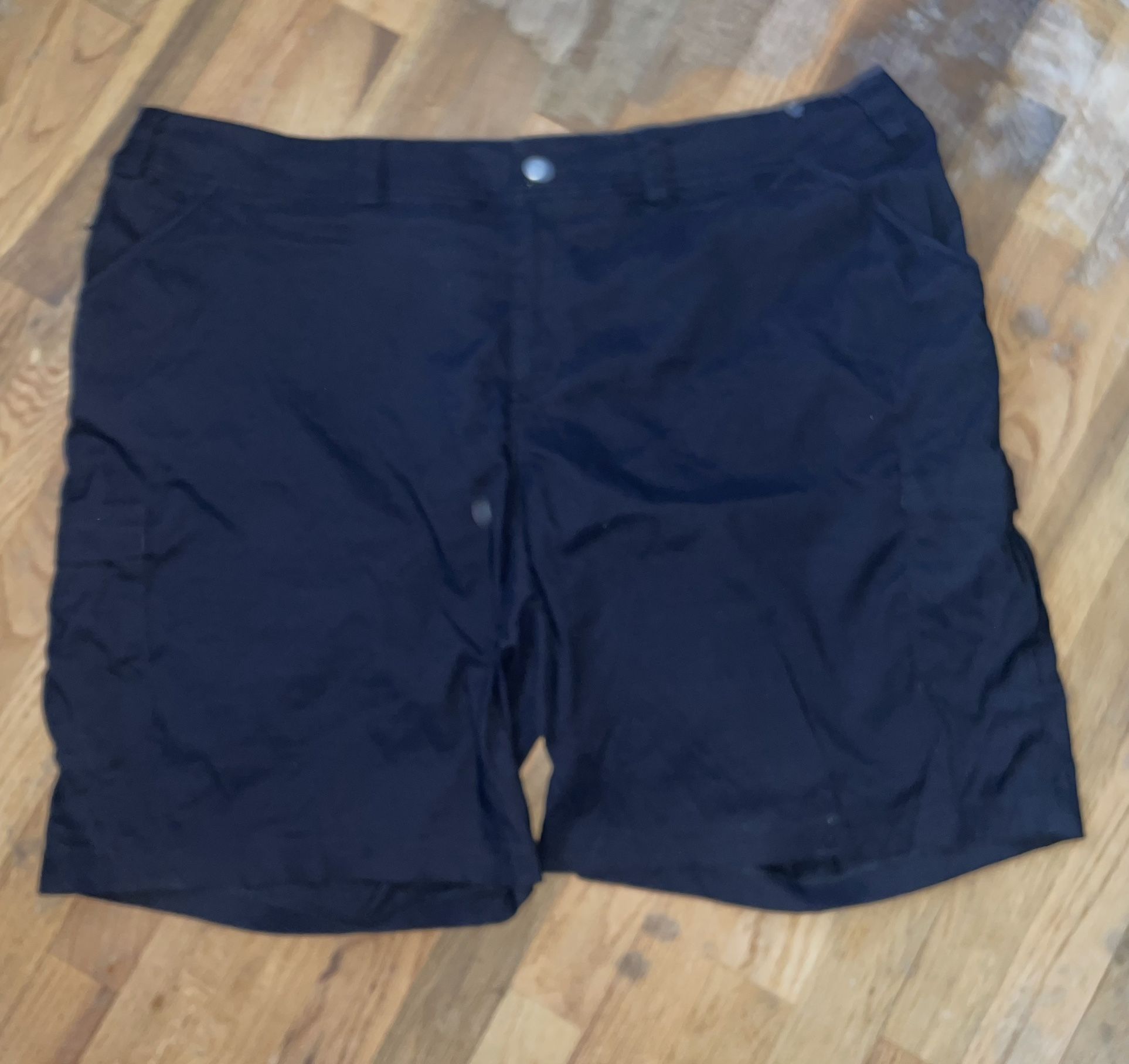 Duluth Womens Cargo Shorts Size 24W Fits 24Wx9.5" Elastic Back Lightweight Black