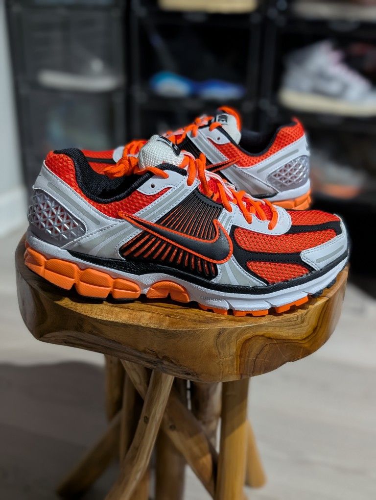New
Size 9 Men's
Nike Zoom Vomero 5
Orange Black White
Running Sneakers
FB9149-800