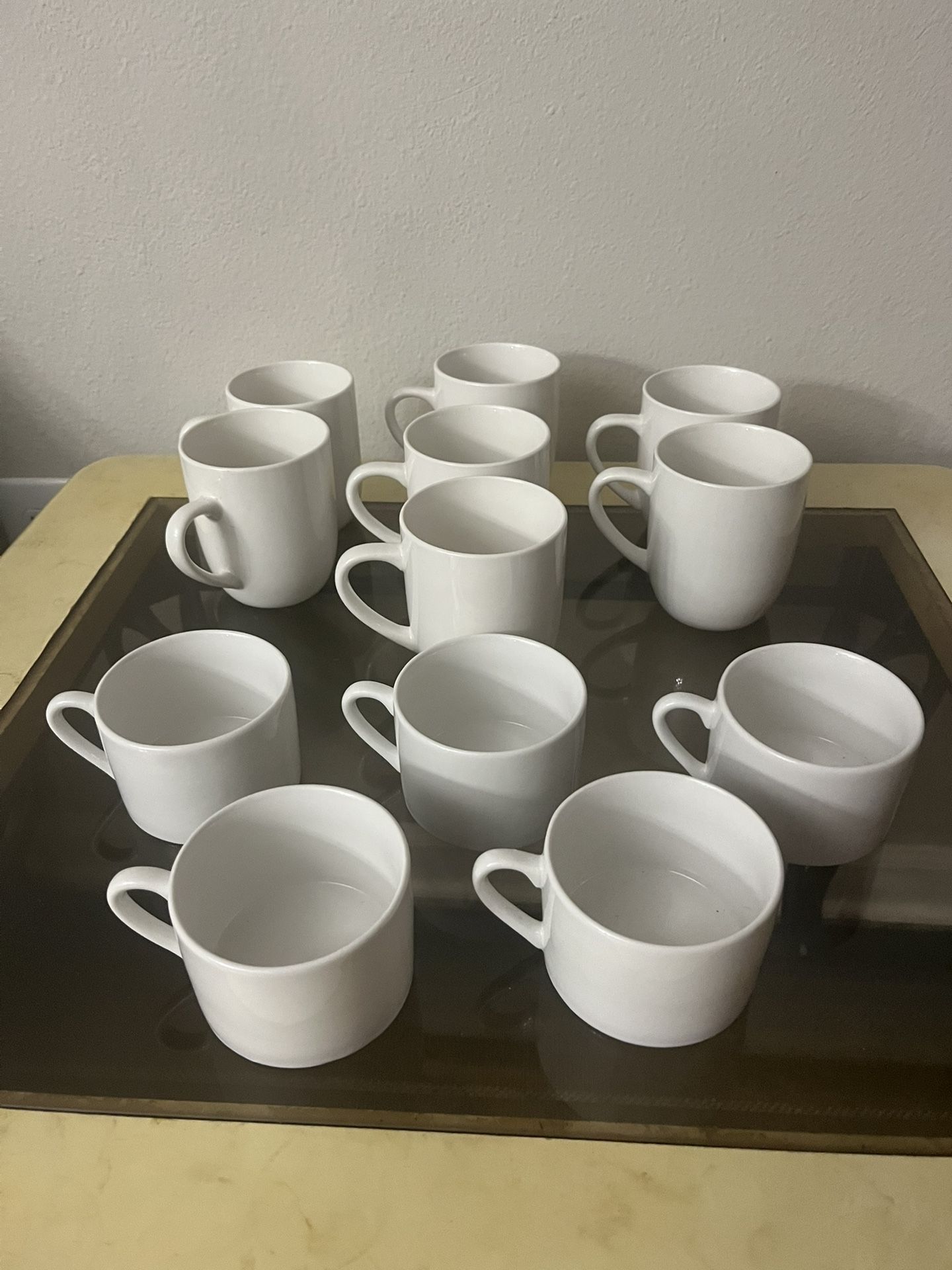 ☕ ¡Súper Oferta! Set de 11 Tazas Blancas de Cerámica