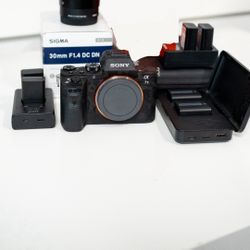 Sony A7 II + 6 Batteries/ Chargers & 64gb SD