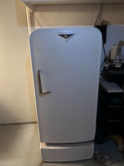 Antique hotpoint refrigerator