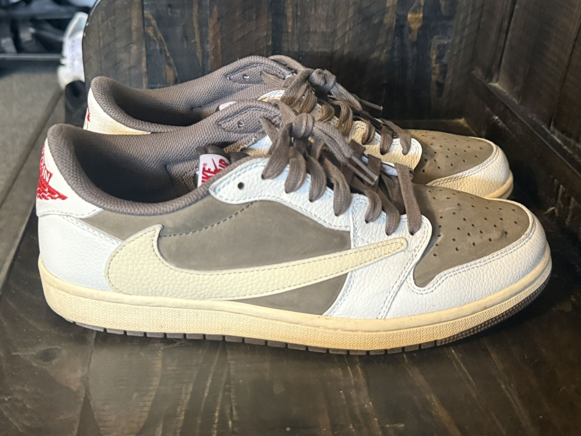 Travis Scott Jordan 1 Reverse Mocha Low