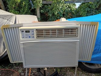 10000 BTU Window unit it works perfect price is not negotiable