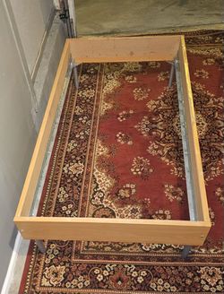 Ikea full size bed frame With Metal Support Legs