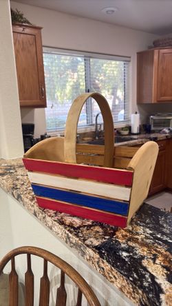 Patriotic wooden basket