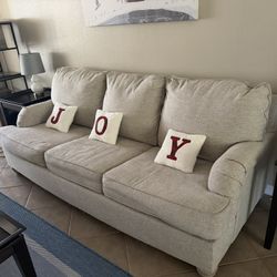 Sleeper Sofa *has Defect