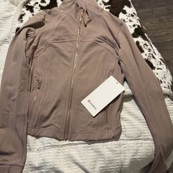 Lululemon jacket size 8