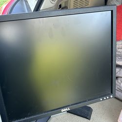 Free dell monitor. NOT HDMI