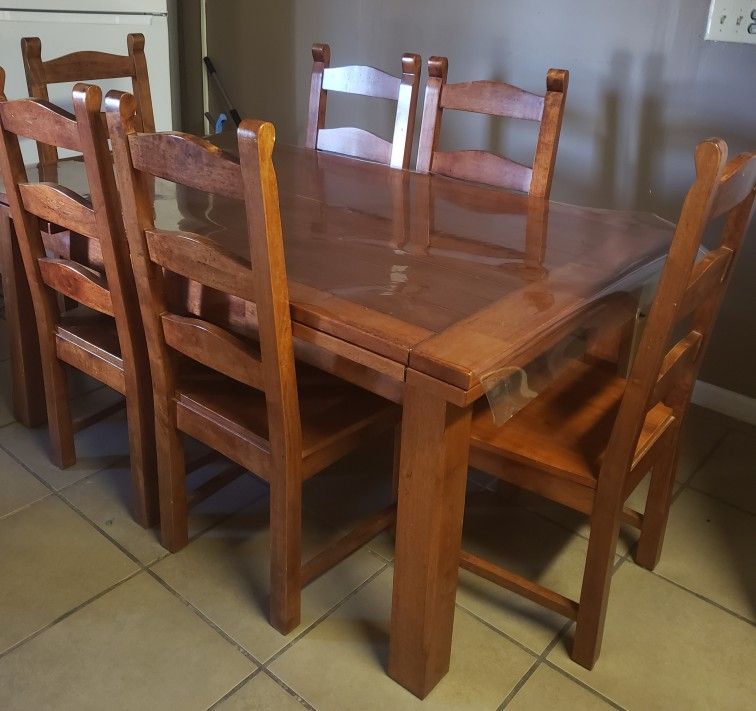 Dining Table & 6 Chairs