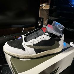 TRAVIS SCOTT JORDAN 1 LOW