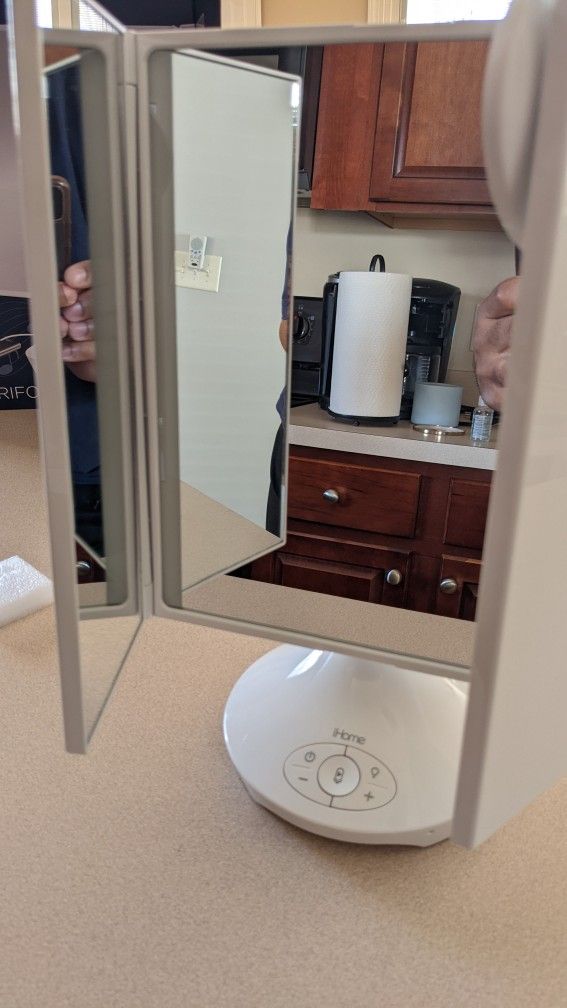 iHome Vanity Bluetooth Speaker Mirror