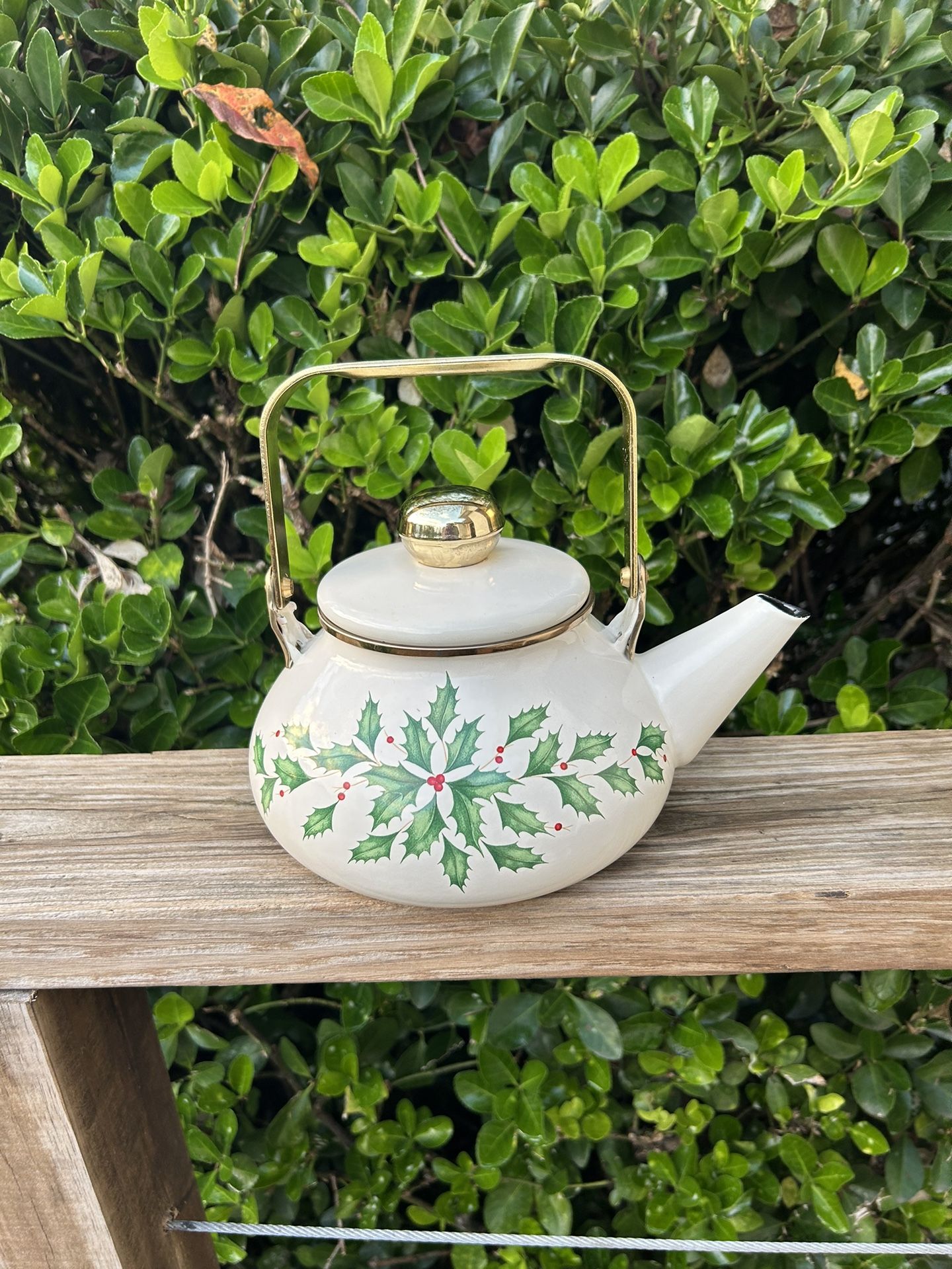 Holiday By Lenox Holly Poinsettia Christmas Teapot Kettle