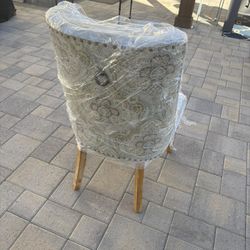 Table Chairs Great Condition!