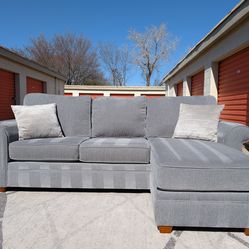 *FREE DELIVERY!* HAVERTY'S FURNITURE REVERSIBLE CHAISE SECTIONAL SOFA