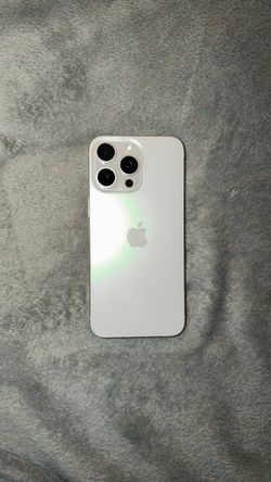 iPhone 15 Pro Max *USED*
