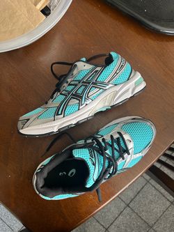 Men’s asics size 9