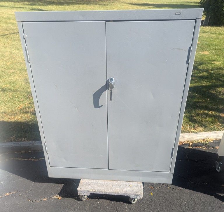 Tennsco Metal Cabinet (42h X 36w X 18d) Darien Pickup