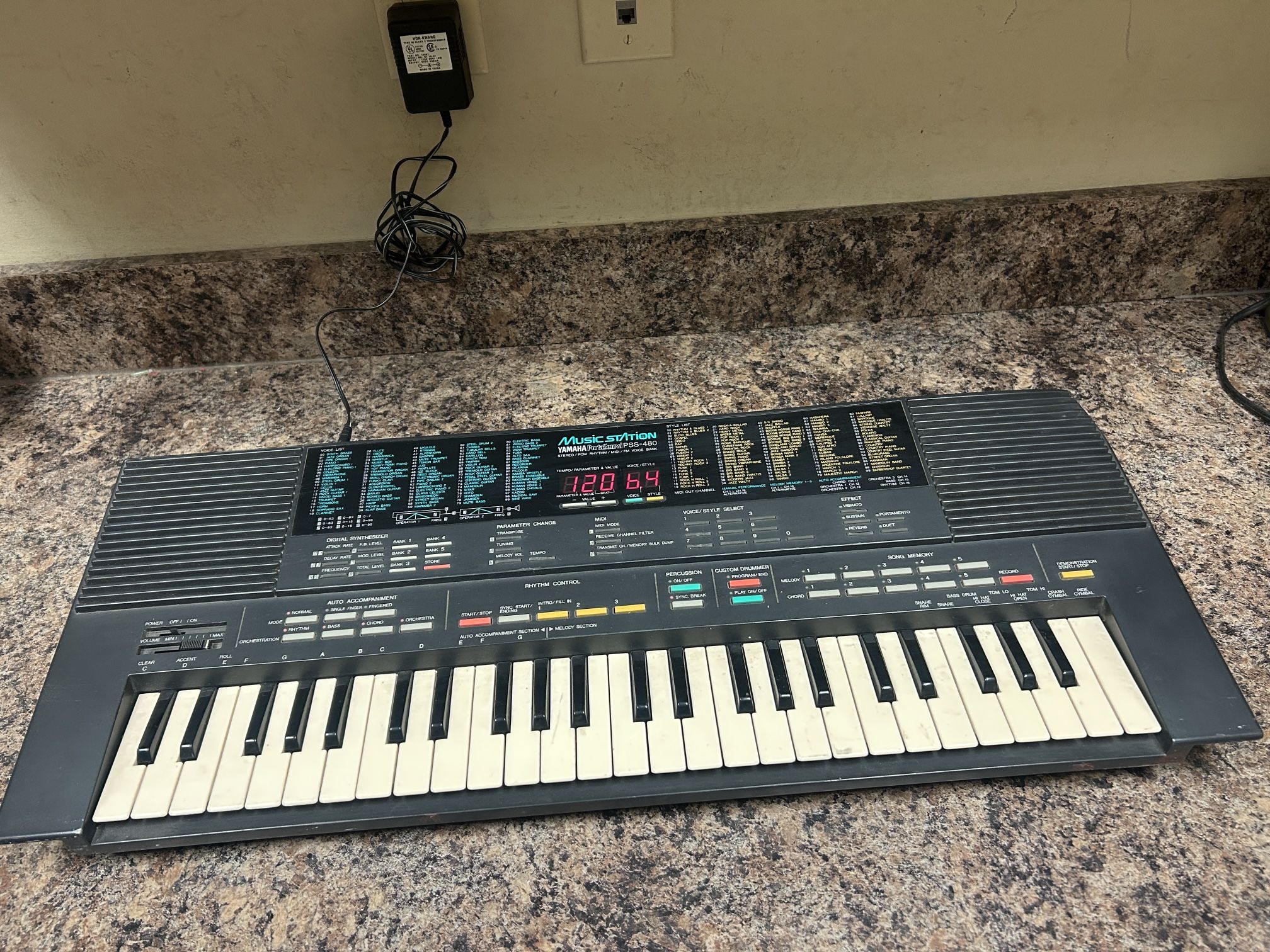 MADE IN JAPAN VINTAGE YAMAHA KEYBOARD PSS-480