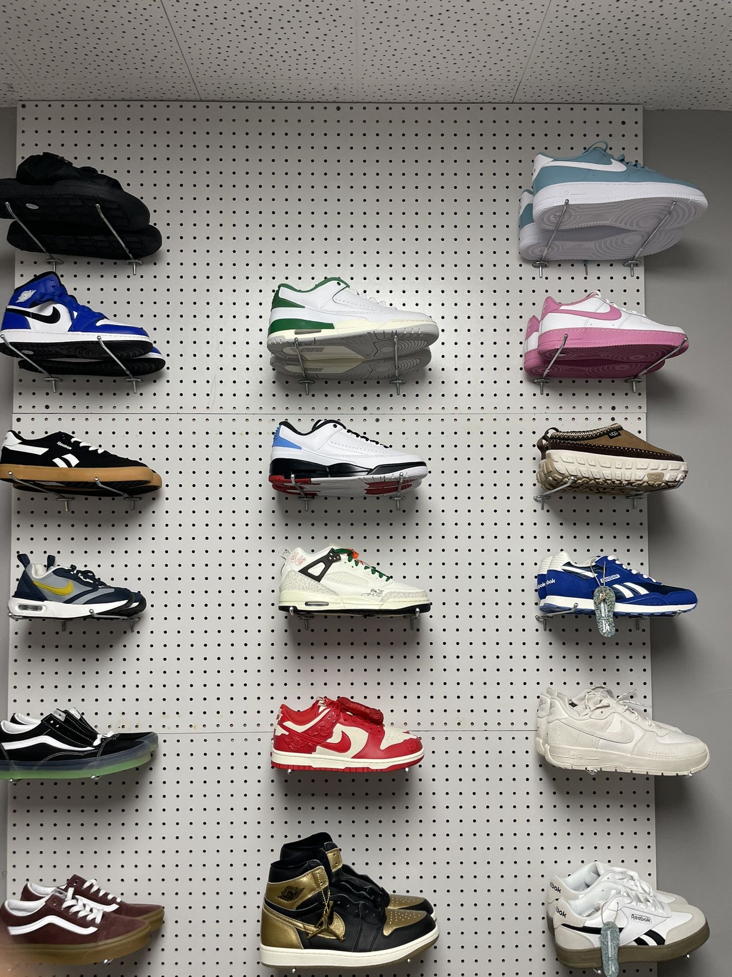 Jordan’s Nike Reebok Vans Uggs Dunks Retros