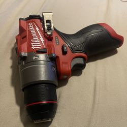 M12 Milwaukee Fuel Drill