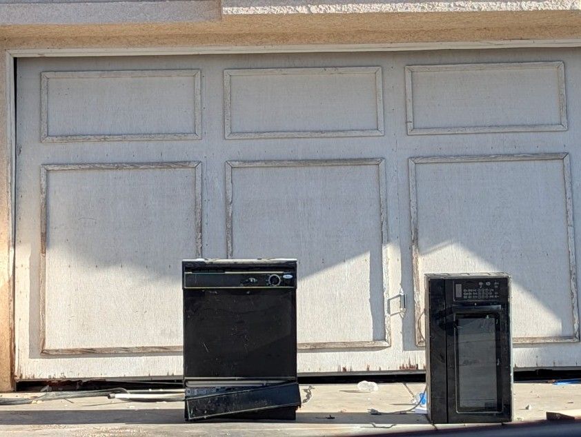 Free Microwave And Dishwasher 