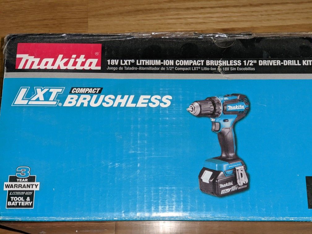 Makita 1/2" Driver Drill Kit New In Box