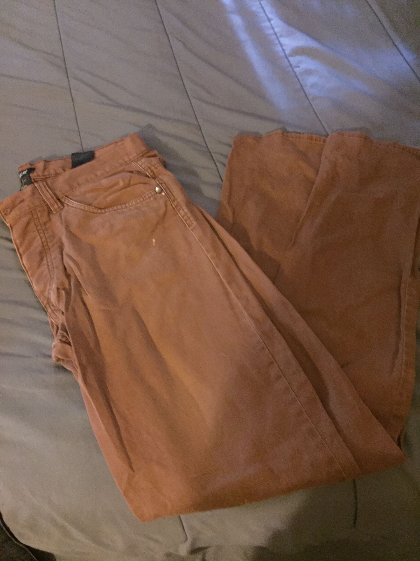 Men’s Khaki Pants