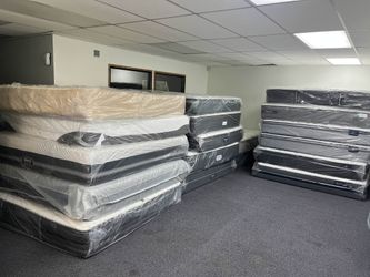 💤 You Didn’t Miss It – Our Mattress Sale Is Still Lit!