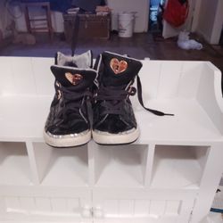Sketchers Size 4 Girls Shoes
