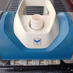 Hayward Phoenix 4x Pool Vac, which is a 4-wheel drive suction-side pool cleaner designed for in-ground pools. 