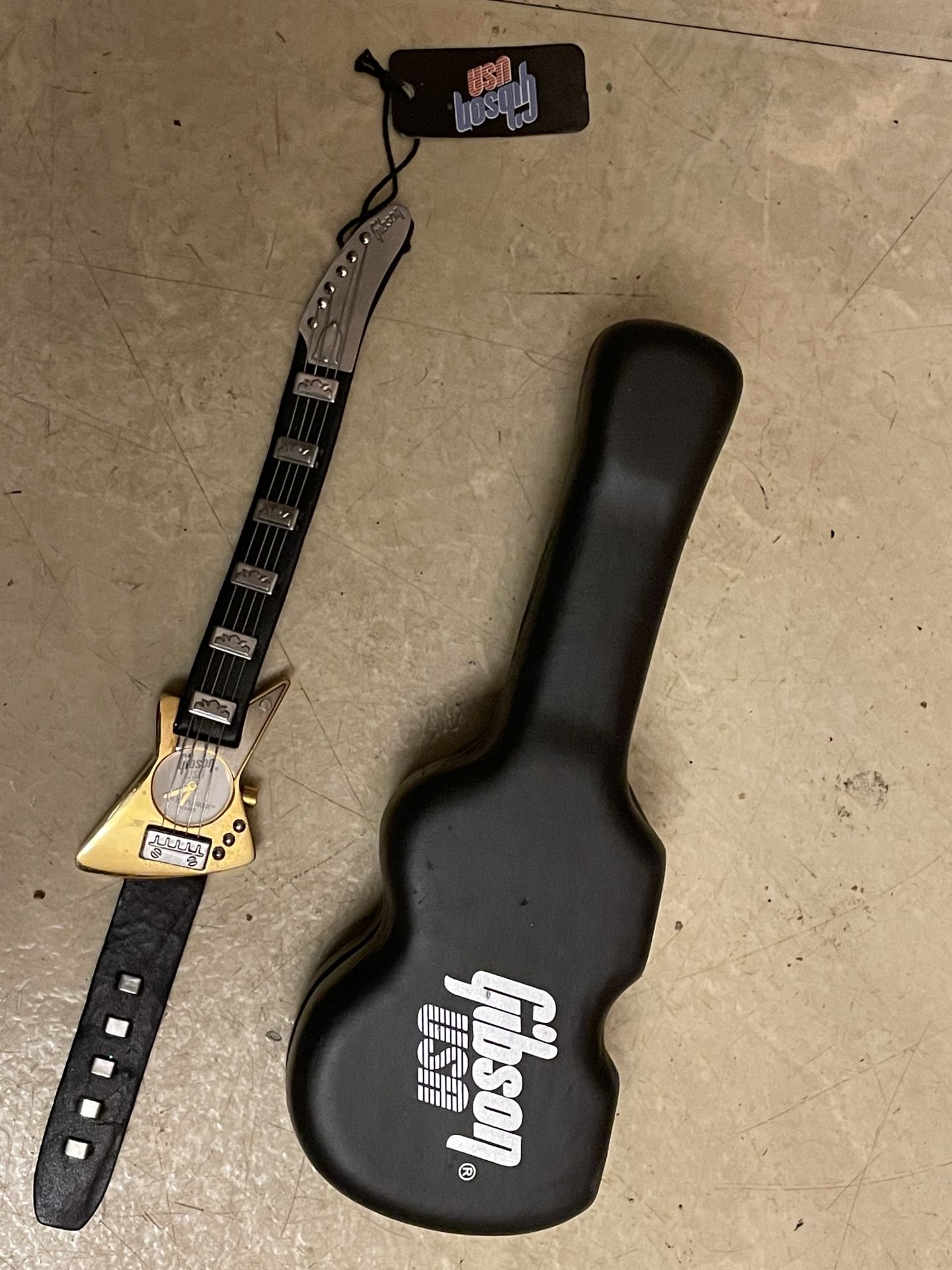 Gibson USA Guitar Watch 76’ Explorer Never Worn In Guitar Shape Case