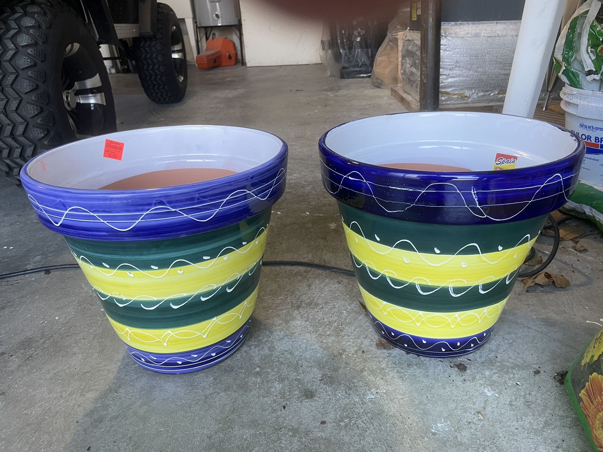 2 Ceramic Flower Pots