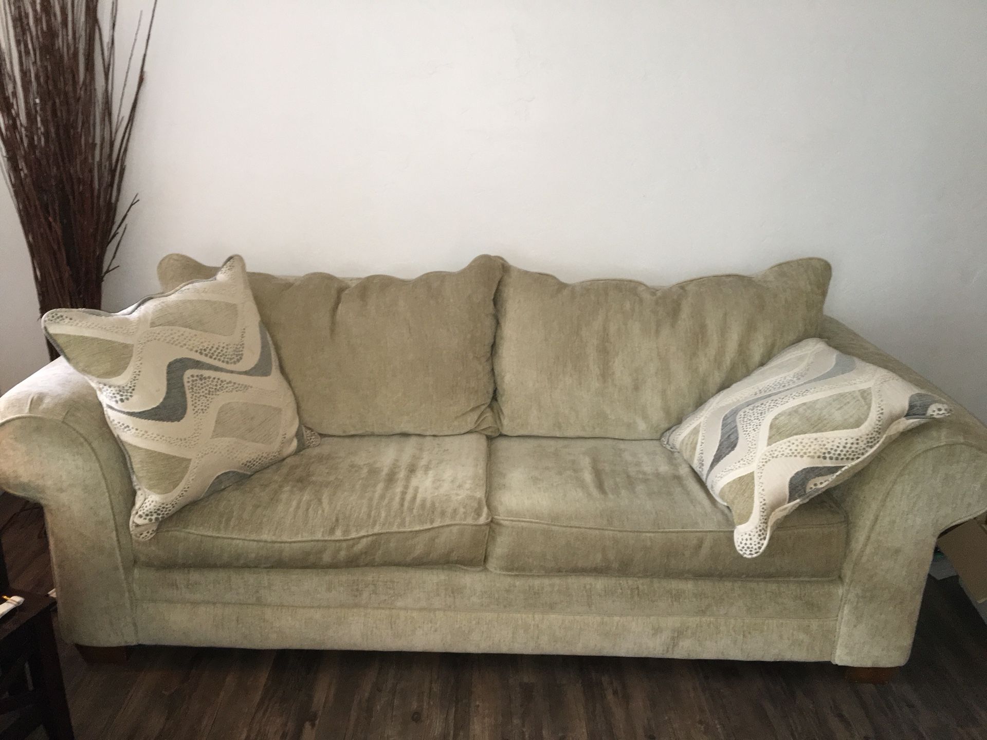 2 beautiful Cream colored couches