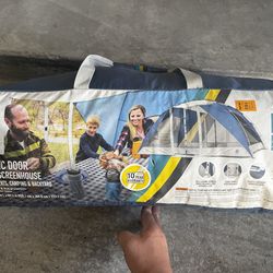 Magnetic door screen house