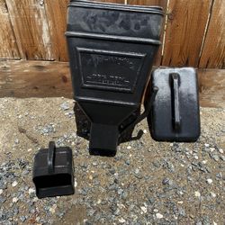 Animal food dispenser