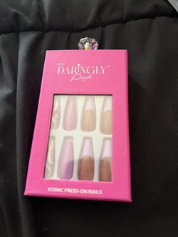 press on nails