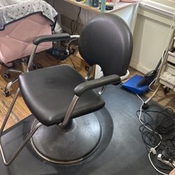 Styling Chair And Mat 